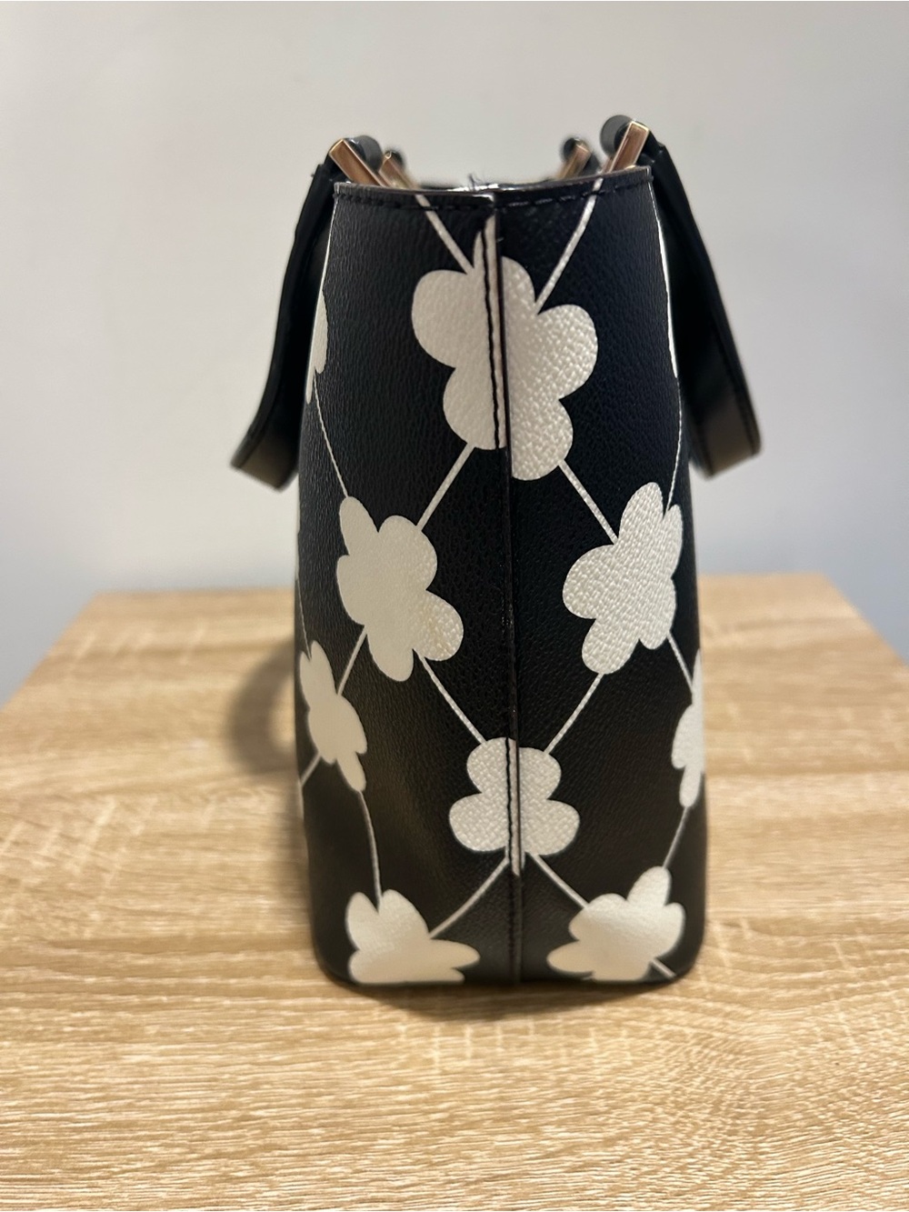 kate spade Black & White Floral Chain-Link Tote Grant Street Juno Vinyl - Picture 5 of 11